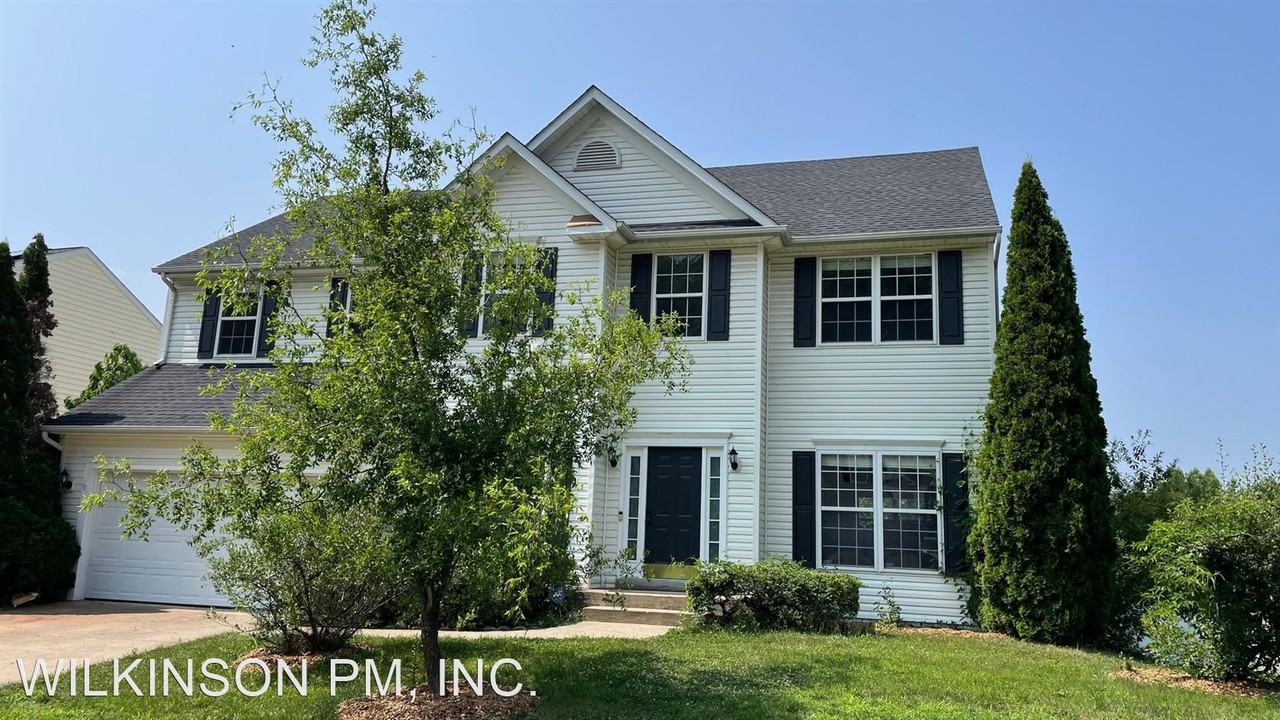 6 Tavern Rd - Photo 2 of 40