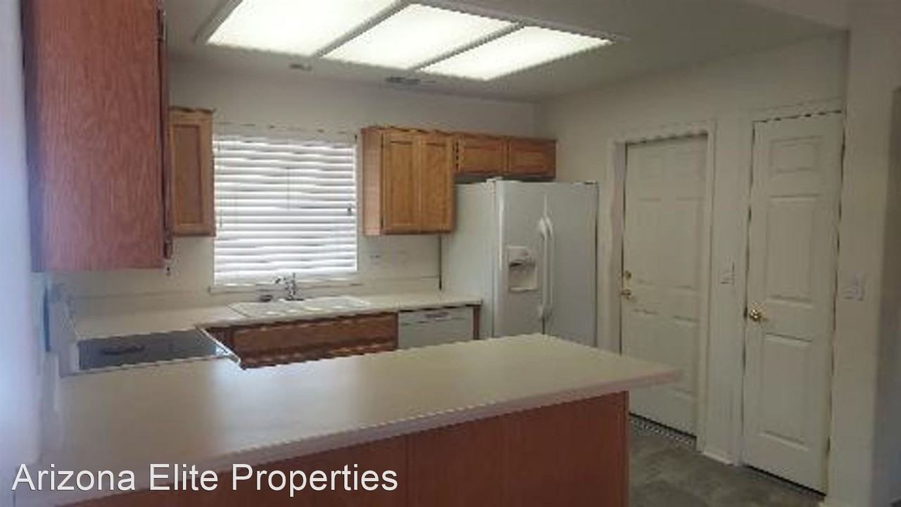 10944 E Lindner Ave - Photo 3 of 6