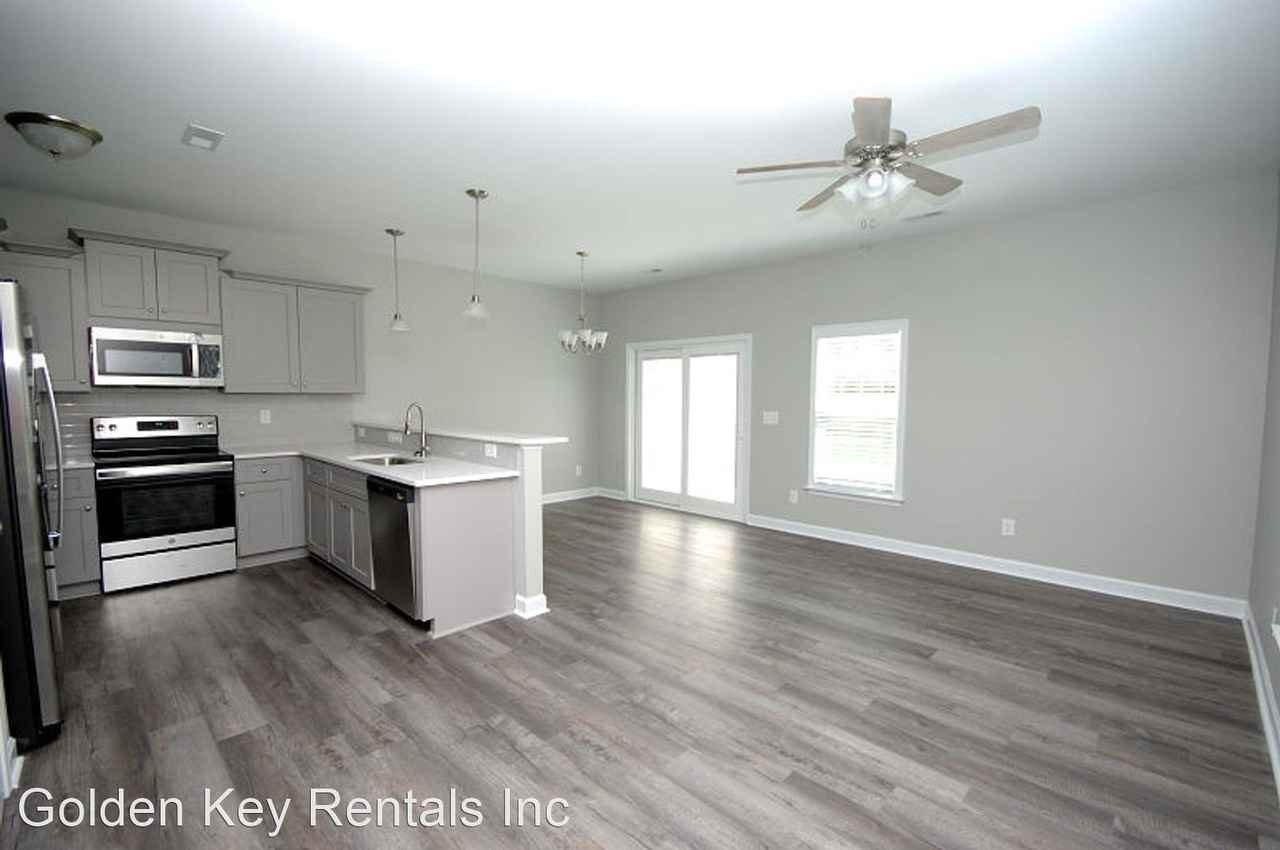 425 S Pine St - Photo 3 of 13