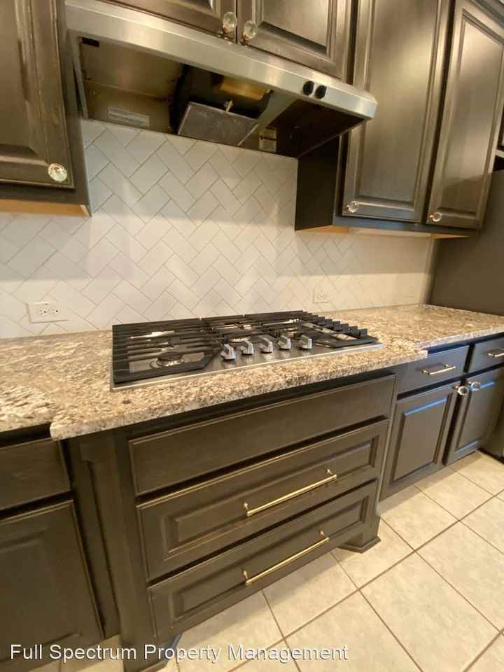 120 Leann Way - Photo 3 of 50