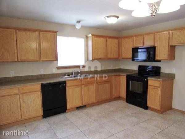 1123 S Brown Ave - Photo 2 of 15