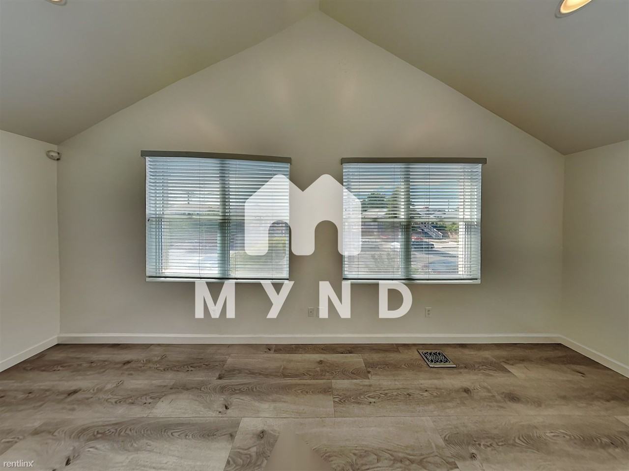 512 Henry St - Photo 2 of 16