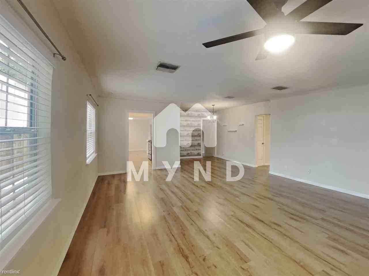 2030 12th St N - Photo 2 of 19