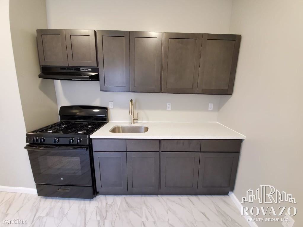 358 21st St - Photo 3 of 8