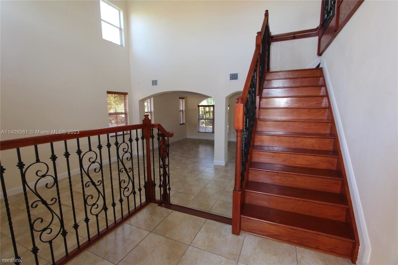 15449 Sw 31st Ln - Photo 3 of 30