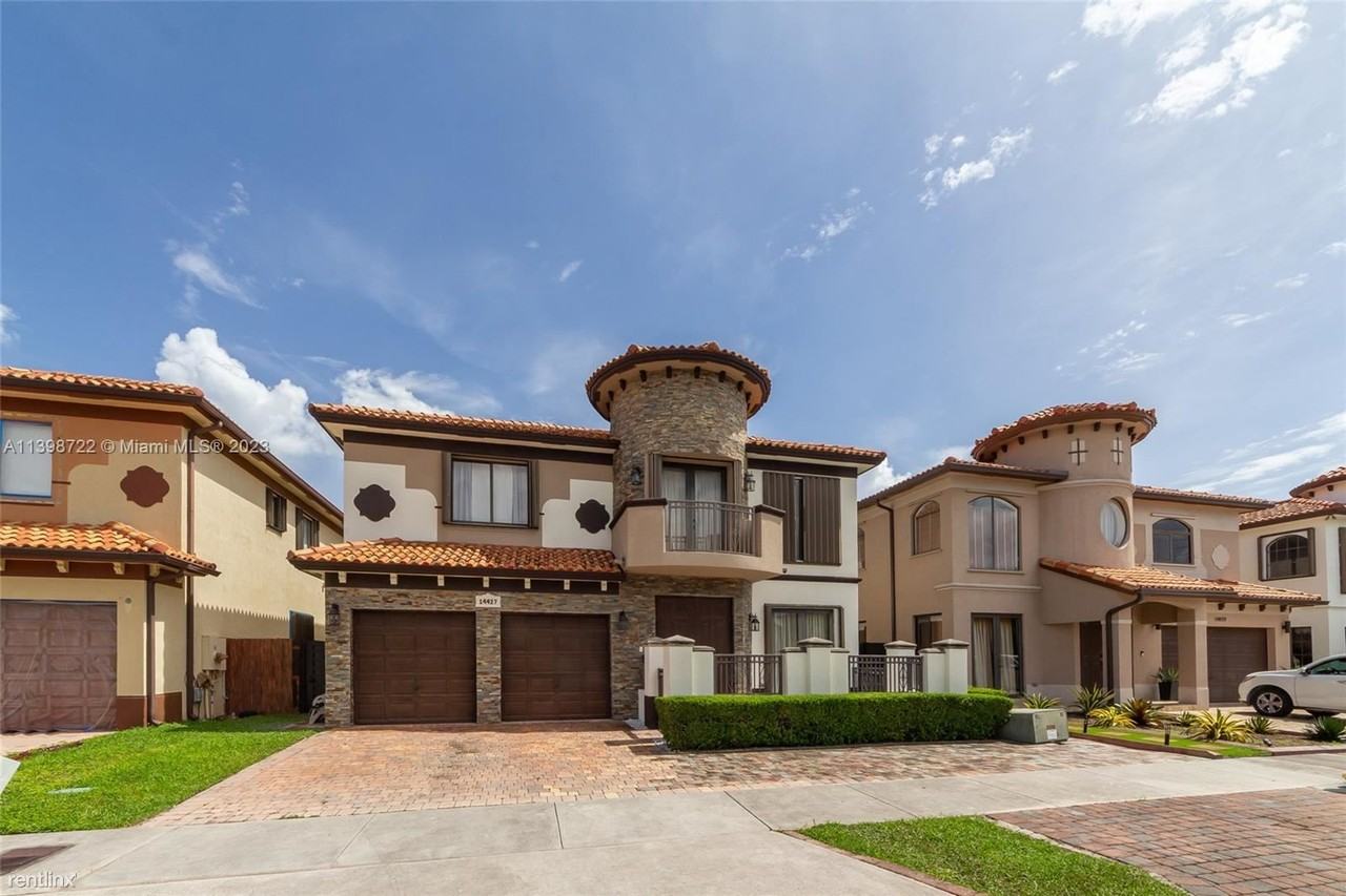 14427 Sw 23rd Ter - Photo 2 of 26