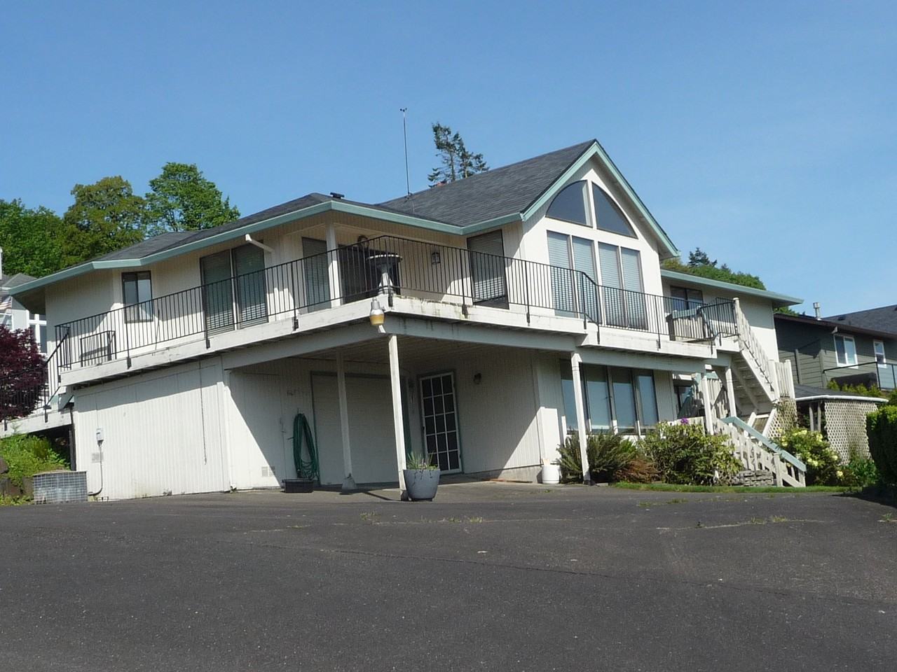 1700 9th St - Photo 2 of 2