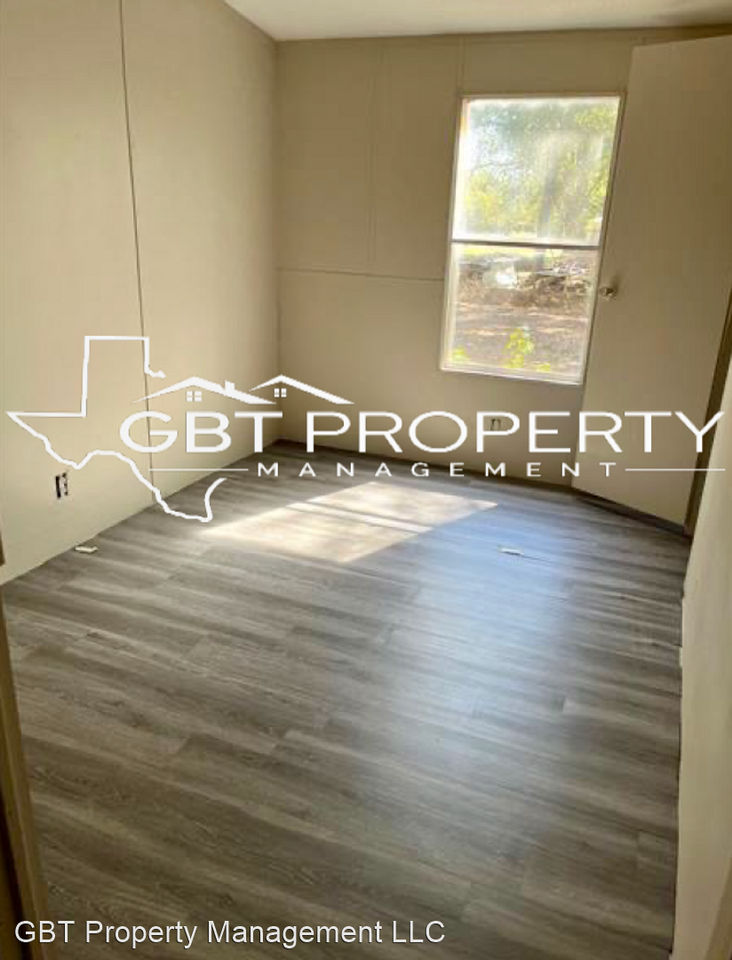 229 N 2nd St - Photo 2 of 8