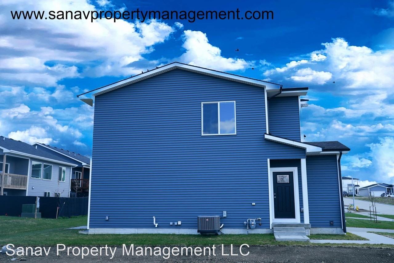 2911 Osprey St - Photo 2 of 18