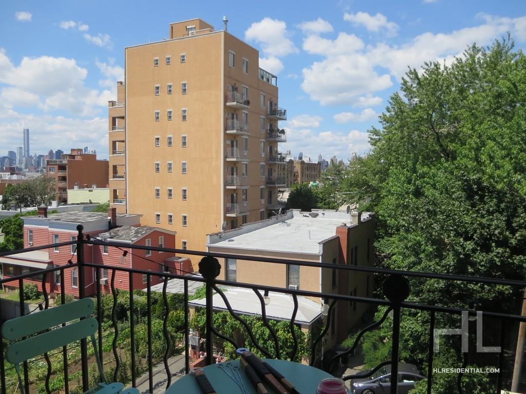 26-40 28th St #4R - Photo 2 of 11