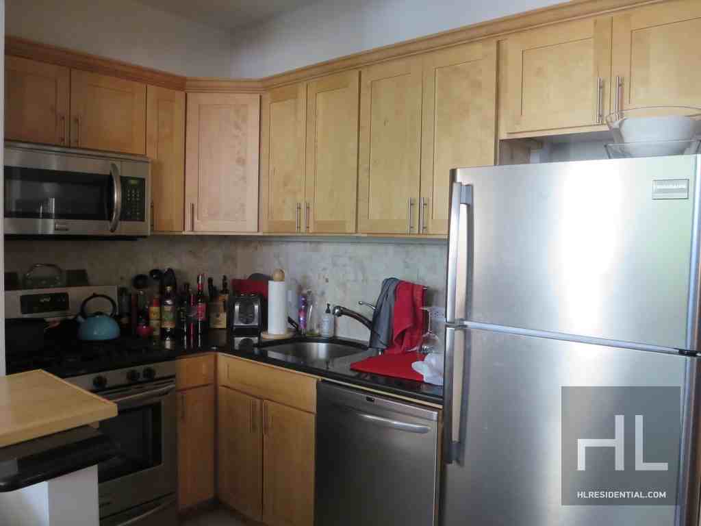 26-40 28th St #4R - Photo 3 of 11