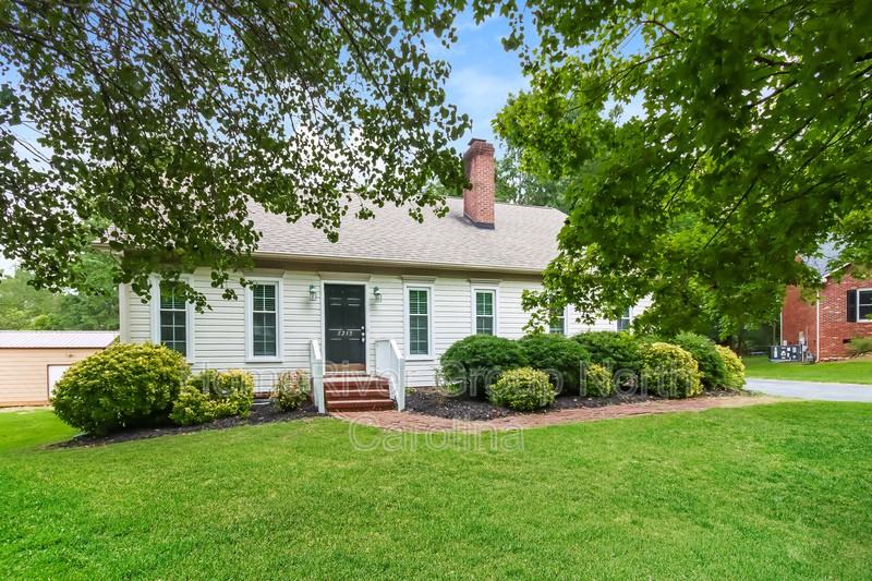 2213 Crosswinds Ct - Photo 2 of 18