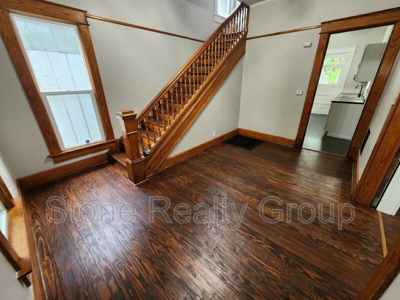 636 S 7th St - Photo 2 of 16