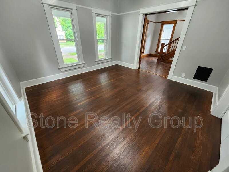 636 S 7th St - Photo 4 of 16