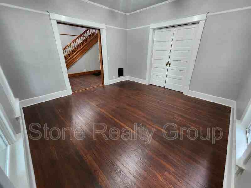 636 S 7th St - Photo 5 of 16