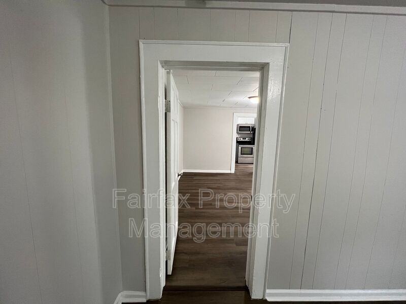 2609 Ashe St #B - Photo 5 of 17