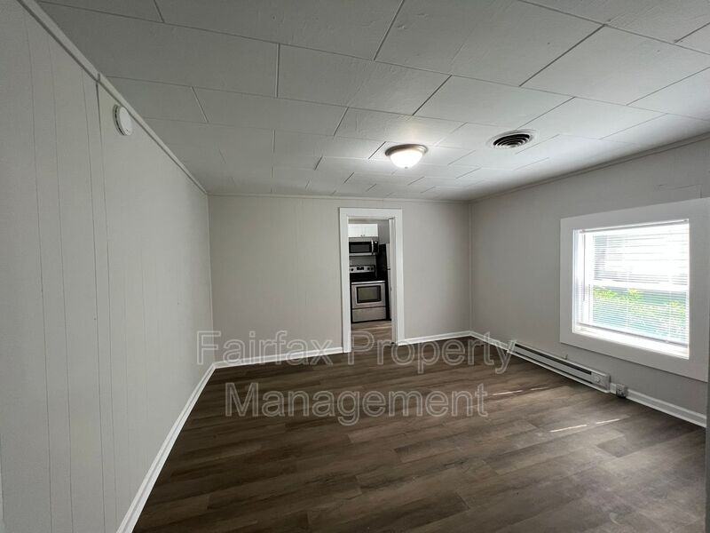 2609 Ashe St #B - Photo 6 of 17