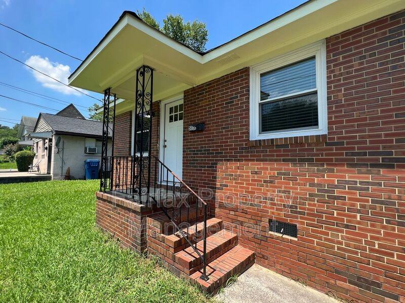 513 Martha St #A - Photo 3 of 22