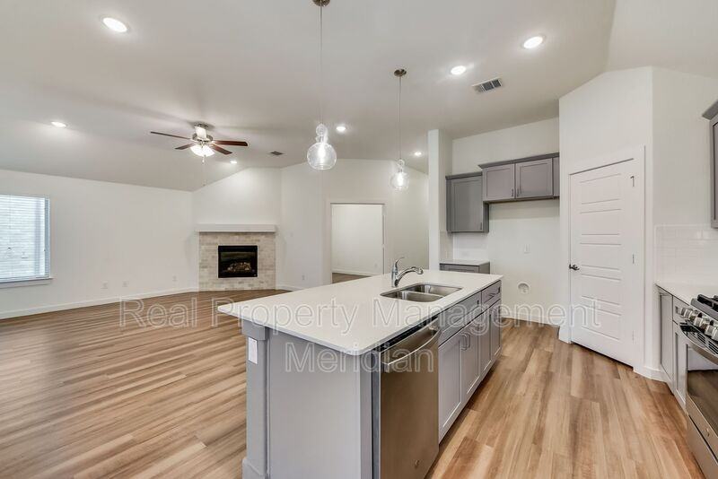 12416 Iveson Dr - Photo 6 of 25