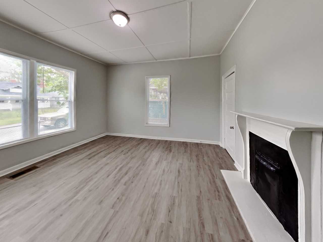 64 Poplar St - Photo 3 of 19