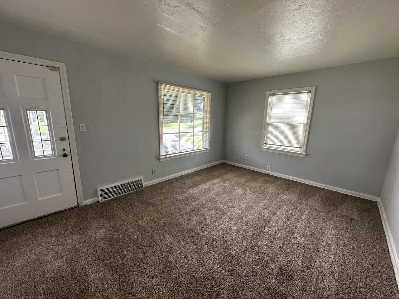 4504 Parkton Dr - Photo 2 of 10