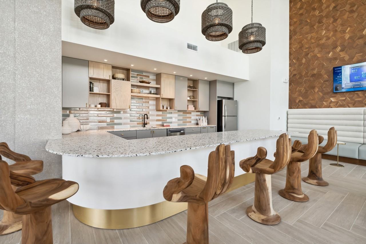 Row Waterside - Photo 3 of 20