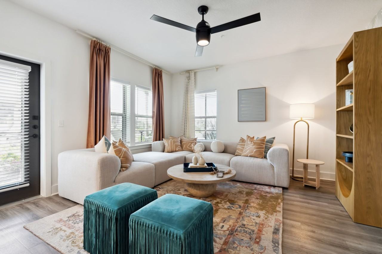 Row Waterside - Photo 2 of 20