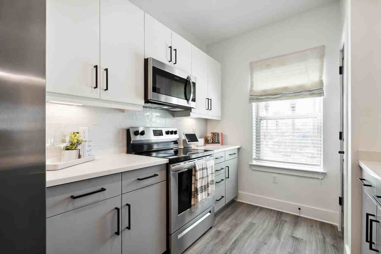 Row Waterside - Photo 6 of 20