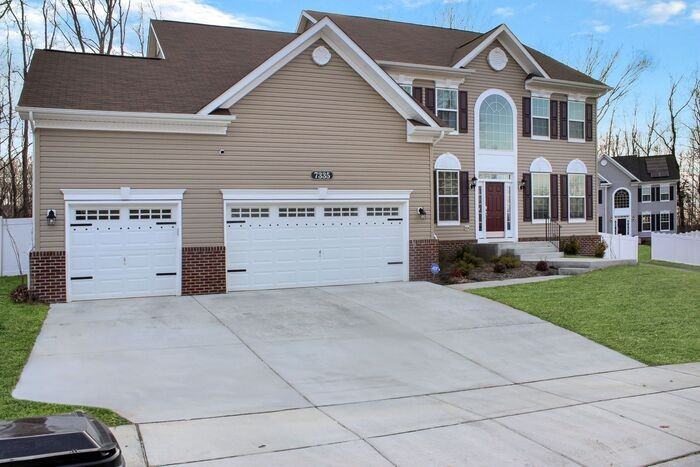 7335 Tottenham Dr - Photo 2 of 47