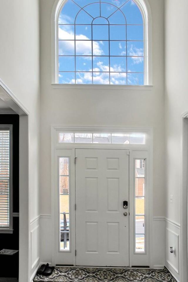 7335 Tottenham Dr - Photo 3 of 47