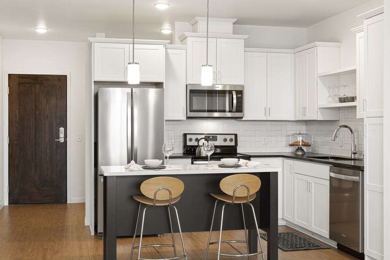 Grand & Syndicate Apartments - Photo 2 of 21