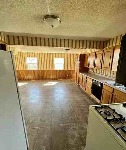 2020 W 10th St #NA - Photo 2 of 3