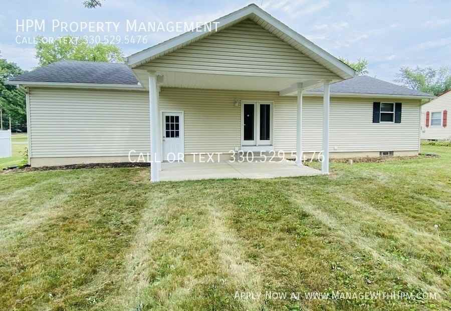 7900 Cambridge St Nw - Photo 3 of 32