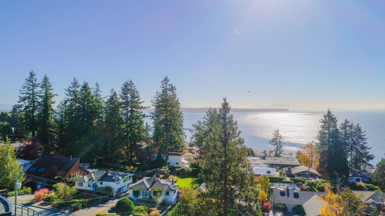 14825 Thrift Avenue 803, White Rock, BC V4B 2J6 2 Bedroom Apartment