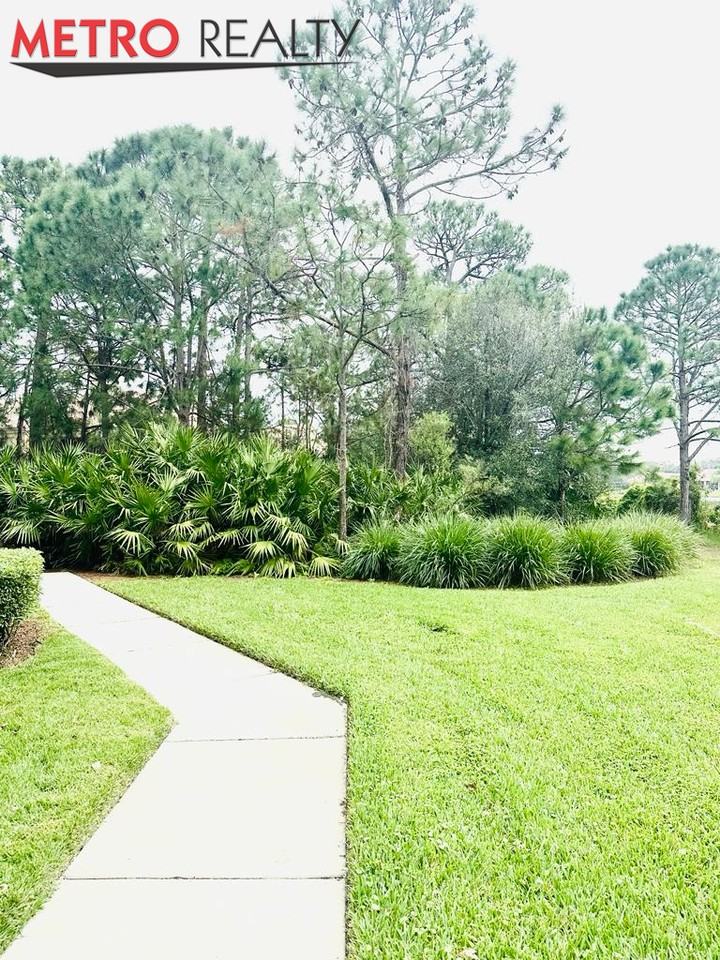 116 Southwest Peacock Boulevard #9-202 - Photo 2 of 42