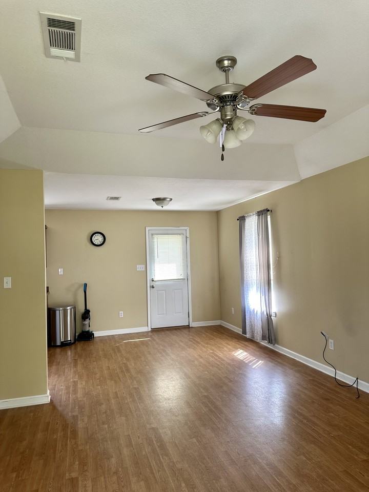 18 Westbrooke Dr #NA - Photo 2 of 5