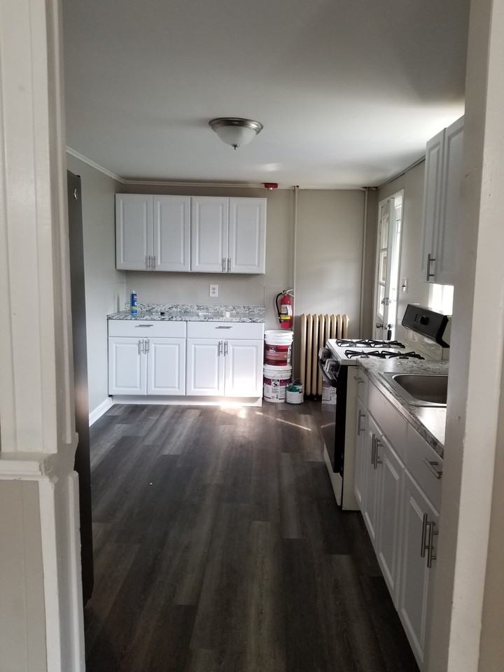 323 Philadelphia Ave #4 - Photo 2 of 8