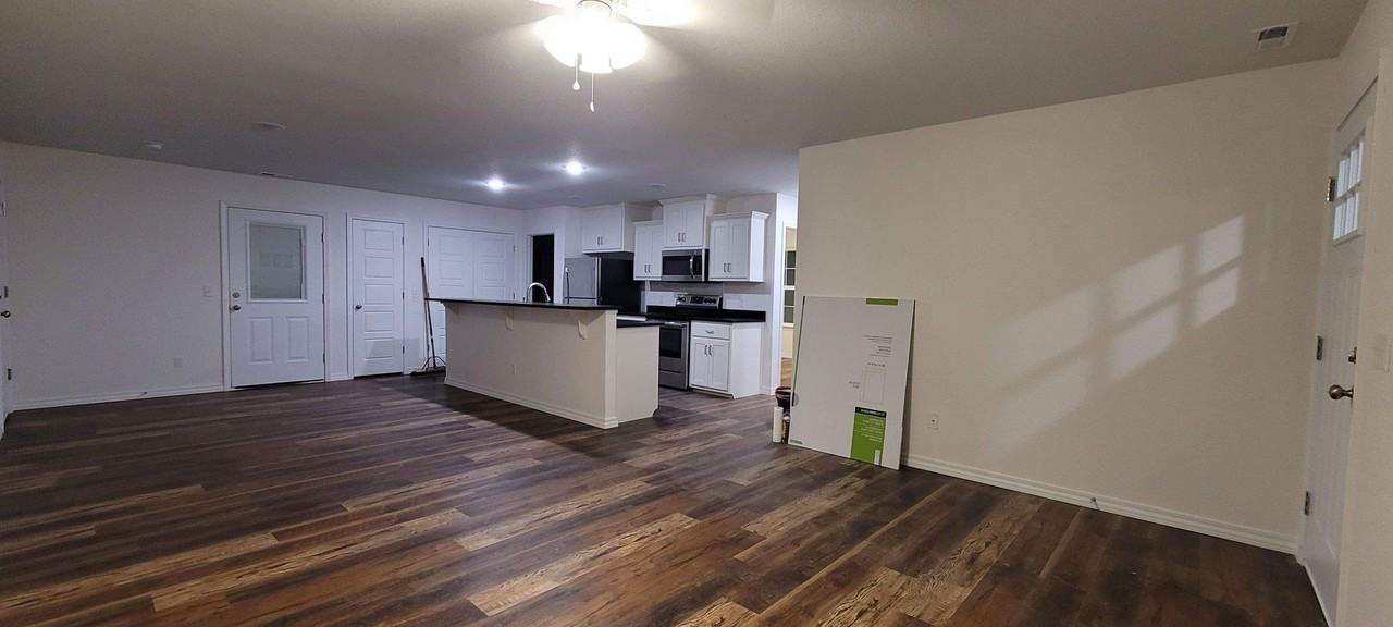 3002 W 22nd St #NA - Photo 2 of 5