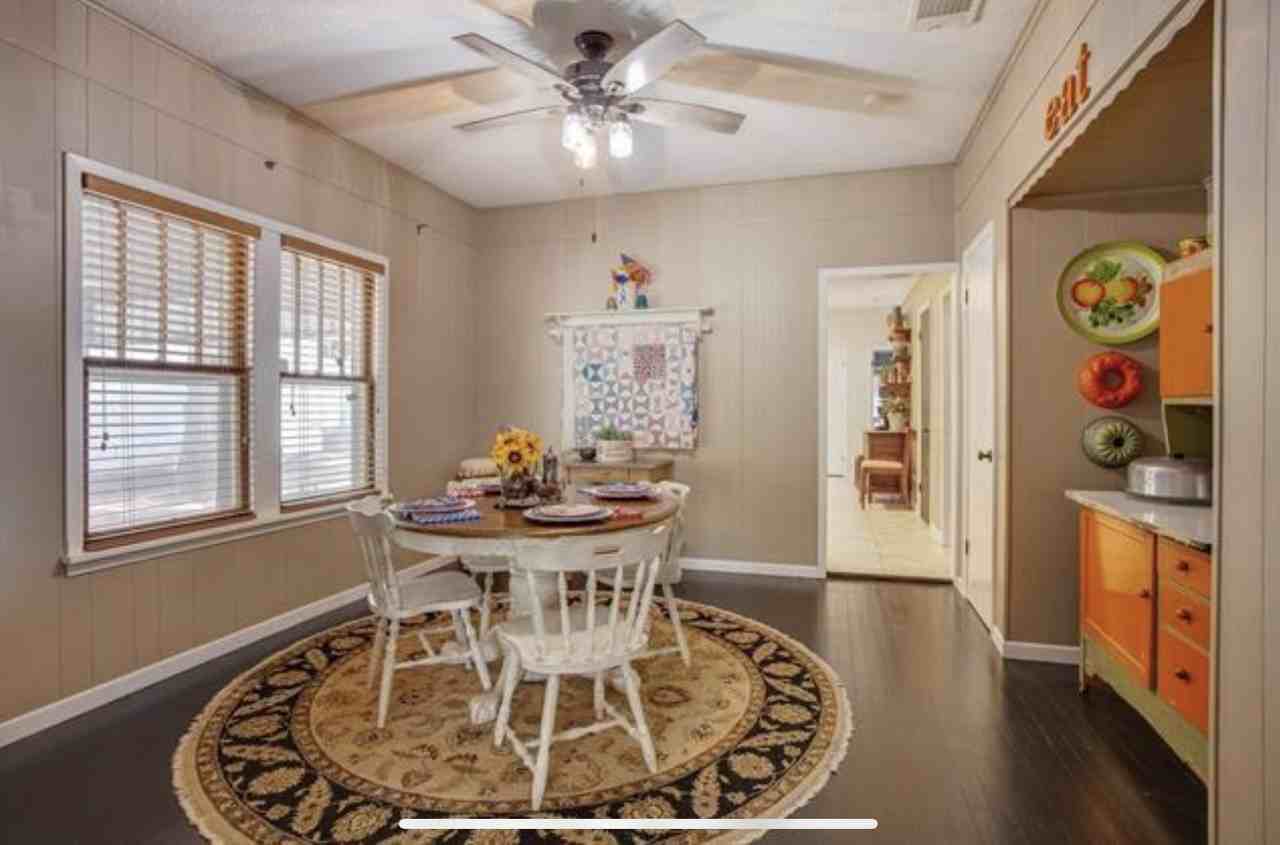 706 West Bridge Street - Photo 3 of 12