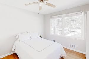 featured image of Hillandale Dr