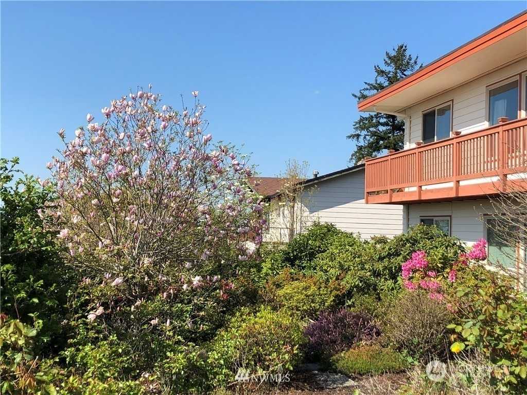 4432 139th Ave Se - Photo 3 of 23