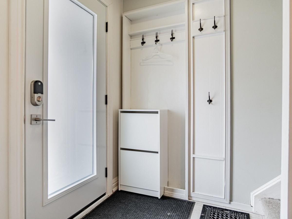 311 Wallace Avenue - Photo 3 of 20