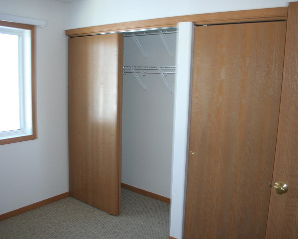 106 5th Street Southwest - Photo 3 of 7