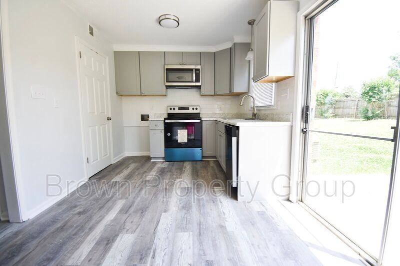 2105 Grand Prix Dr #E - Photo 5 of 13