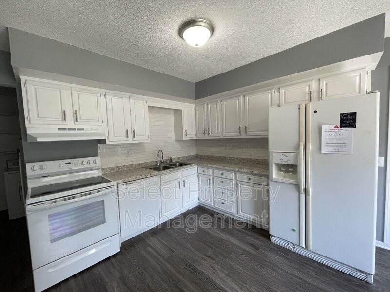 7217 Wrangler Trl - Photo 2 of 20