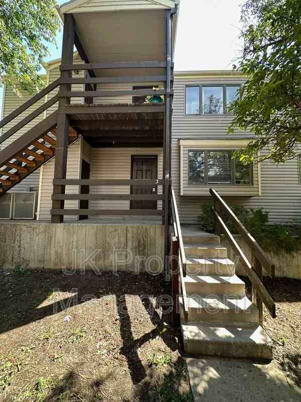 401 50th St S #3 - Photo 3 of 35