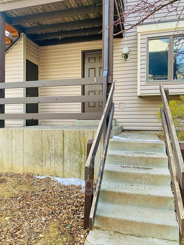 401 50th St S #3 - Photo 4 of 35