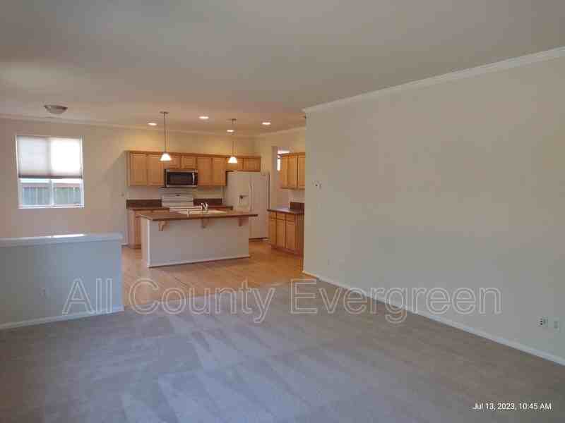 3418 Daybreak Ave E - Photo 2 of 18