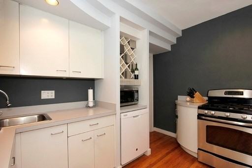 1423 W 50th St - Photo 2 of 9