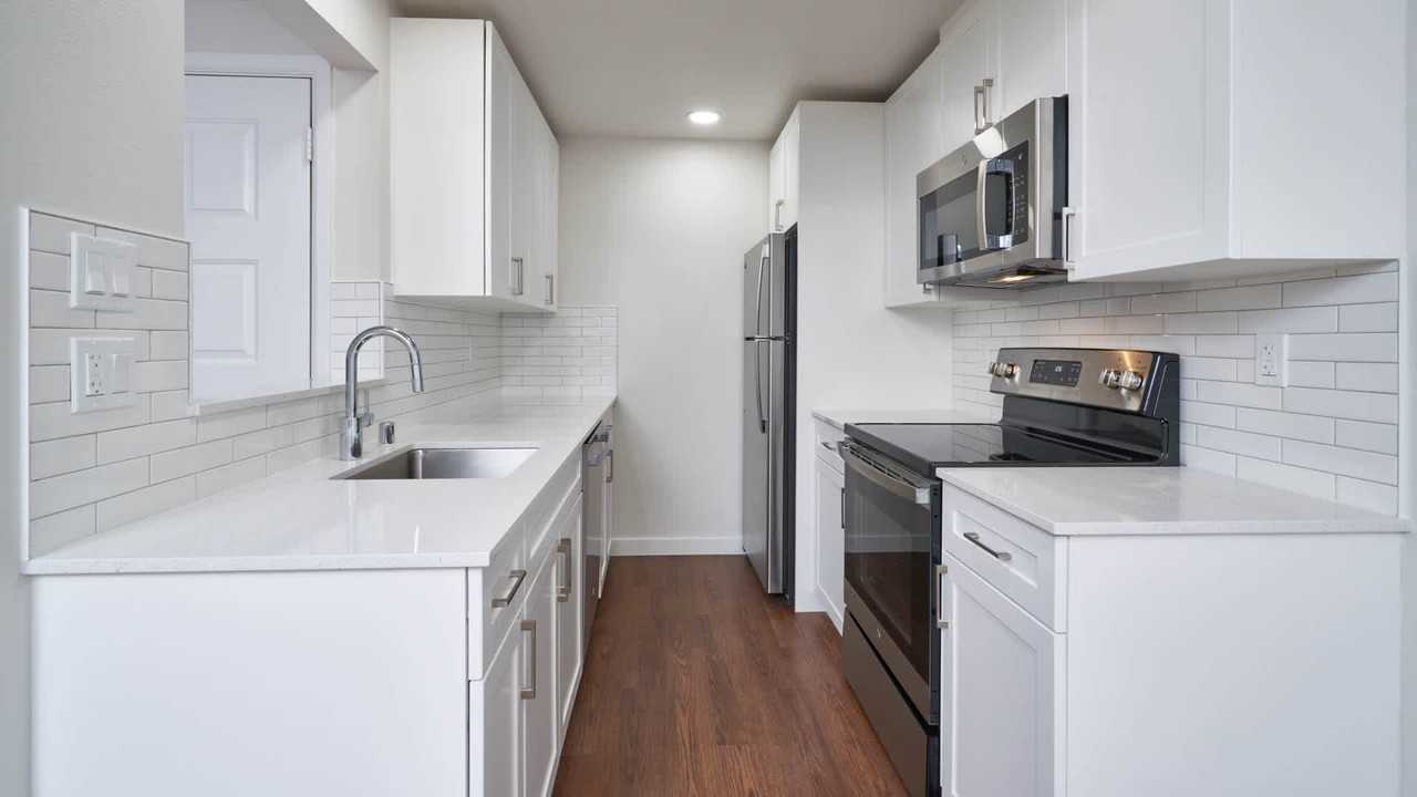 Bellevue Meadows - Photo 6 of 51